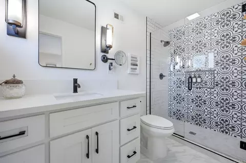 Bath - 1801 Ratcliff Rd, Carlsbad, CA 92008 photo 1 of 3