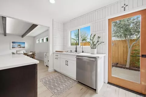 Kitchen - 1801 Ratcliff Rd, Carlsbad, CA 92008 photo 7 of 10
