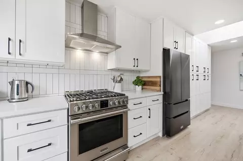 Kitchen - 1801 Ratcliff Rd, Carlsbad, CA 92008 photo 6 of 10