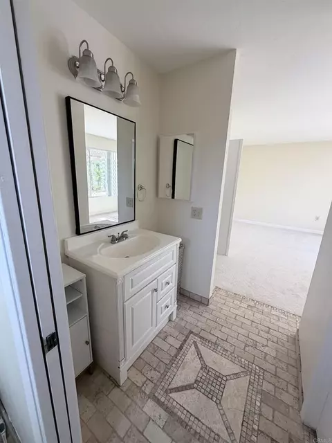Bath - 13849 Olive Park, Poway, CA 92064 photo 5 of 6