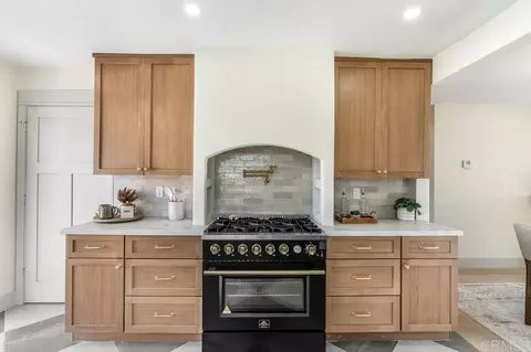 Kitchen - 714 Ditmar St N, Oceanside, CA 92054 photo 9 of 9