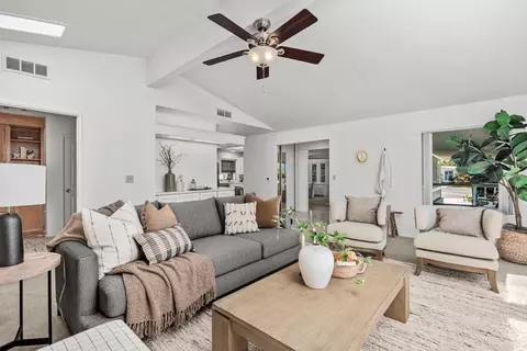 5128 Don Rodolfo Dr, Carlsbad, CA 92010
