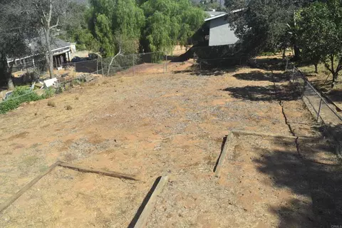 Exterior - 604 Porter St, Fallbrook, CA 92028 photo 8 of 10
