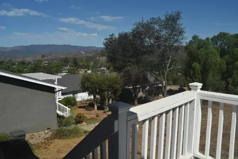 Exterior - 604 Porter St, Fallbrook, CA 92028 photo 3 of 10