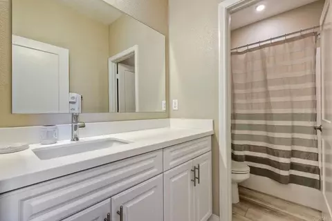 Bath - 1715 Crabapple Way, Oceanside, CA 92056 photo 3 of 3