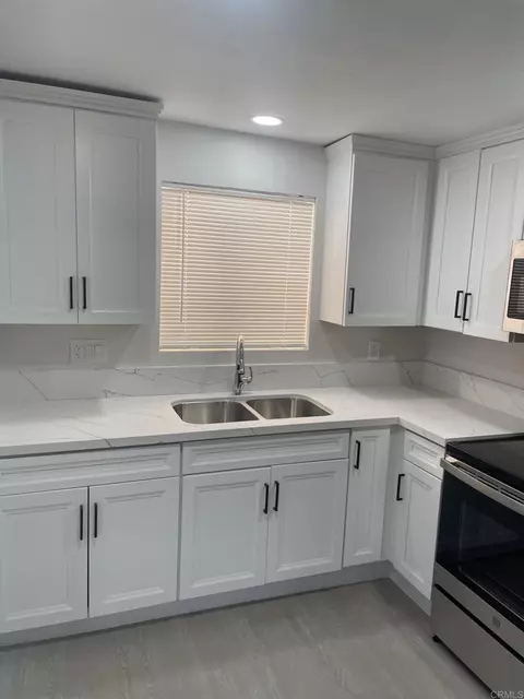 Kitchen - 440 Main St, Ramona, CA 92065 photo 4 of 7