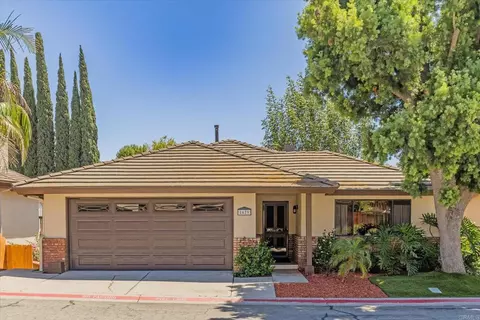 Exterior - 1679 Madrone Gln, Escondido, CA 92027 photo 4 of 19