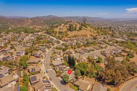 View/Area - 1679 Madrone Gln, Escondido, CA 92027 photo 5 of 11