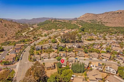 View/Area - 1679 Madrone Gln, Escondido, CA 92027 photo 6 of 11