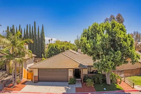 View/Area - 1679 Madrone Gln, Escondido, CA 92027 photo 1 of 11