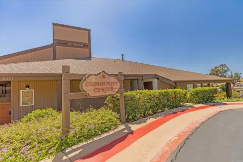 View/Area - 1679 Madrone Gln, Escondido, CA 92027 photo 8 of 11