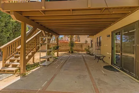 Exterior - 1679 Madrone Gln, Escondido, CA 92027 photo 14 of 19