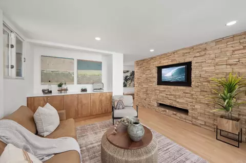 Living - 280 Torrey Pines Ter, Del Mar, CA 92014 photo 6 of 6