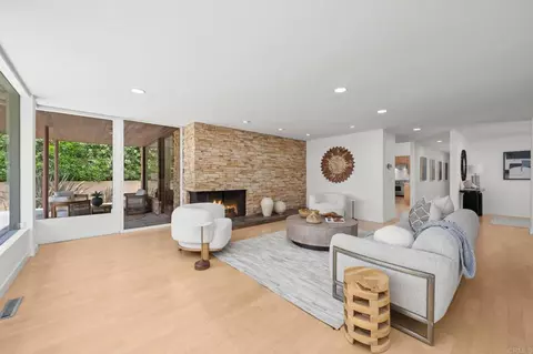 Living - 280 Torrey Pines Ter, Del Mar, CA 92014 photo 3 of 6