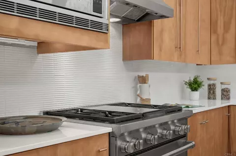 Kitchen - 280 Torrey Pines Ter, Del Mar, CA 92014 photo 3 of 4