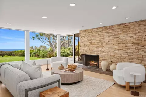 Living - 280 Torrey Pines Ter, Del Mar, CA 92014 photo 2 of 6