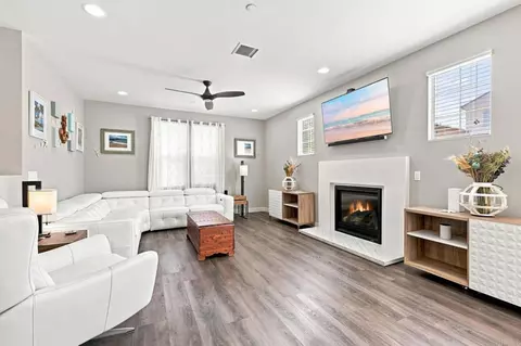 Living - 4318 Pacifica Way #2, Oceanside, CA 92056 photo 1 of 2