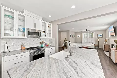 Kitchen - 4318 Pacifica Way #2, Oceanside, CA 92056 photo 3 of 8