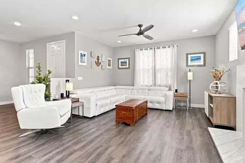 Living - 4318 Pacifica Way #2, Oceanside, CA 92056 photo 2 of 2