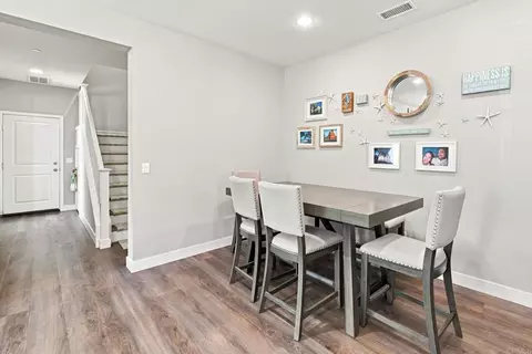 Dining - 4318 Pacifica Way #2, Oceanside, CA 92056 photo 1 of 1