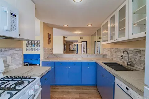 Kitchen - 1202 N Pacific St #209B, Oceanside, CA 92054 photo 5 of 6