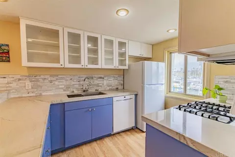 Kitchen - 1202 N Pacific St #209B, Oceanside, CA 92054 photo 3 of 6