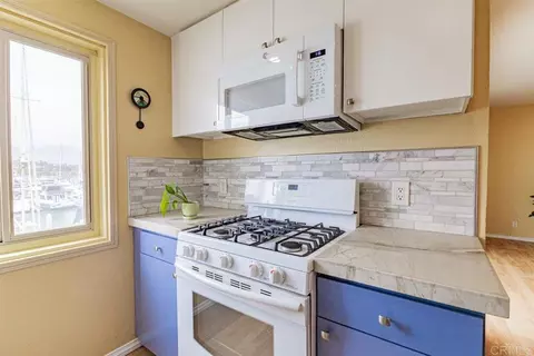 Kitchen - 1202 N Pacific St #209B, Oceanside, CA 92054 photo 4 of 6
