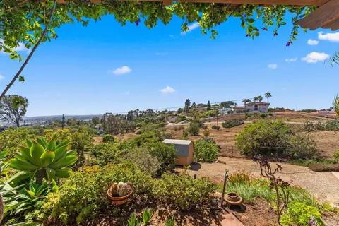 Exterior - 1829 Elevado Rd, Vista, CA 92084 photo 8 of 16