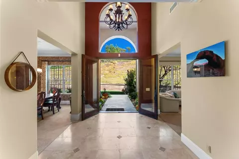 Entry Way - 1829 Elevado Rd, Vista, CA 92084 photo 3 of 5