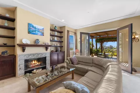 Living - 1829 Elevado Rd, Vista, CA 92084 photo 2 of 5