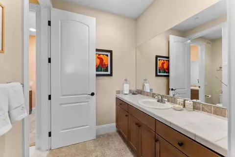 Bath - 1829 Elevado Rd, Vista, CA 92084 photo 8 of 9