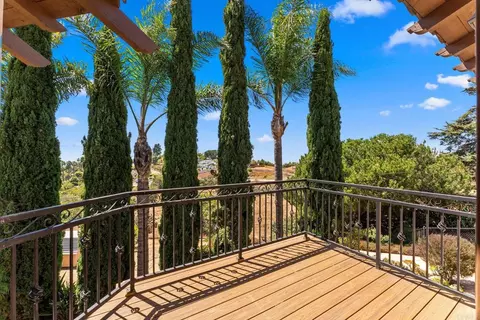 Exterior - 1829 Elevado Rd, Vista, CA 92084 photo 4 of 16