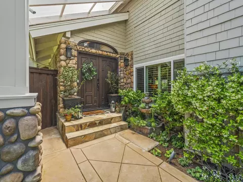 Exterior - 365 Shore View Ln, Encinitas, CA 92024 photo 6 of 16