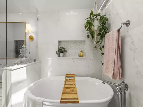 Bath - 365 Shore View Ln, Encinitas, CA 92024 photo 9 of 12