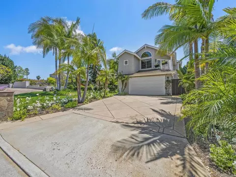 Exterior - 365 Shore View Ln, Encinitas, CA 92024 photo 2 of 16