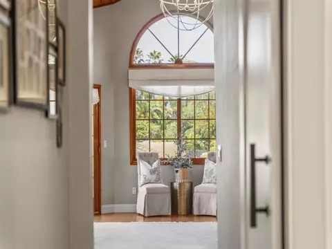 Entry Way - 365 Shore View Ln, Encinitas, CA 92024 photo 2 of 3