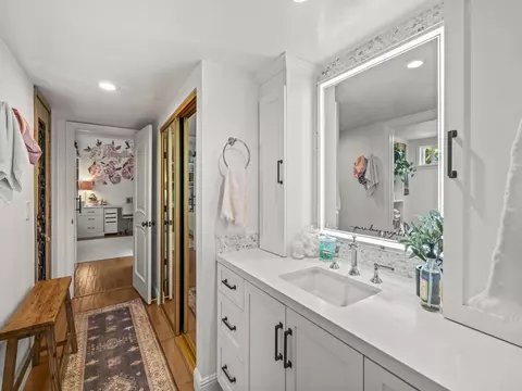 Bath - 365 Shore View Ln, Encinitas, CA 92024 photo 11 of 12