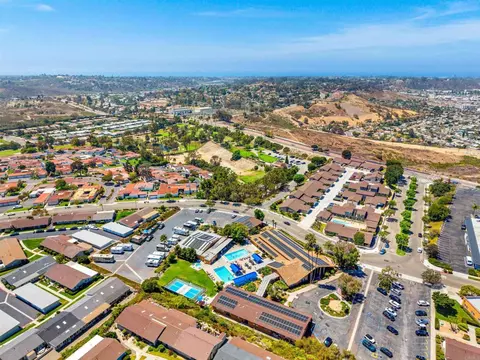 View/Area - 3615 Vista Bella #16, Oceanside, CA 92057 photo 2 of 3