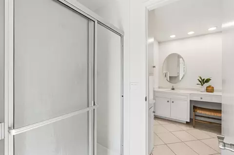 Bath - 1731 Gascony Rd, Encinitas, CA 92024 photo 5 of 6