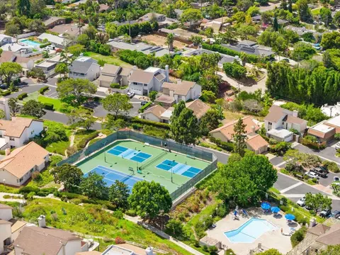 View/Area - 1731 Gascony Rd, Encinitas, CA 92024 photo 13 of 16