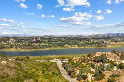 View/Area - 1731 Gascony Rd, Encinitas, CA 92024 photo 2 of 16