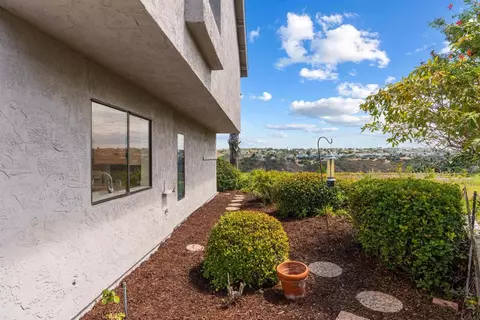Exterior - 1731 Gascony Rd, Encinitas, CA 92024 photo 8 of 10
