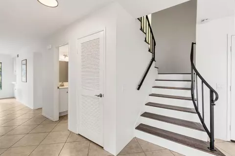 Entry Way - 1731 Gascony Rd, Encinitas, CA 92024 photo 3 of 6