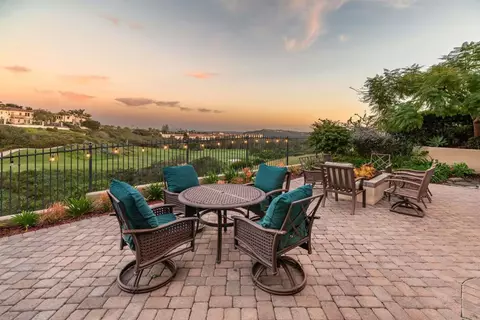 Exterior - 7104 Aviara Dr, Carlsbad, CA 92011 photo 13 of 14