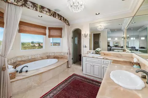 Bath - 7104 Aviara Dr, Carlsbad, CA 92011 photo 3 of 8