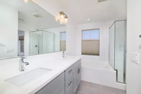 Bath - 1836 Red Willow Way, Oceanside, CA 92056 photo 1 of 4