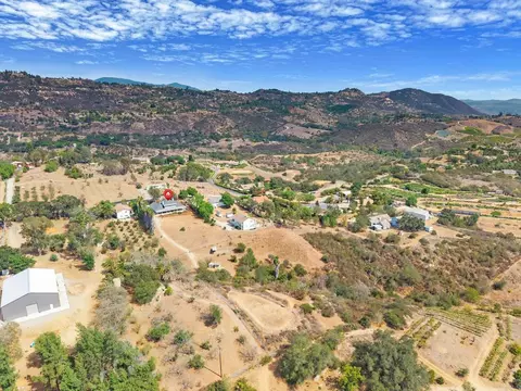 View/Area - 1850 Canyon Heights Rd, Fallbrook, CA 92028 photo 5 of 7