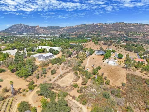 View/Area - 1850 Canyon Heights Rd, Fallbrook, CA 92028 photo 4 of 7