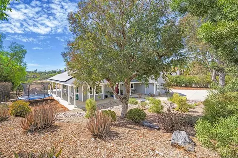 Exterior - 1850 Canyon Heights Rd, Fallbrook, CA 92028 photo 2 of 9