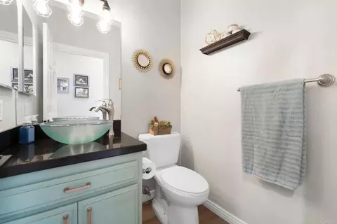 Bath - 1850 Canyon Heights Rd, Fallbrook, CA 92028 photo 3 of 4